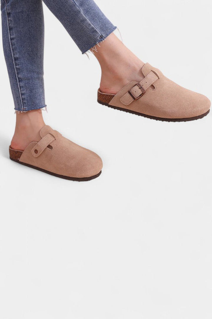 Tia | Robust Suede Clogs